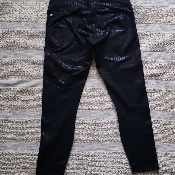 Fabletics Black High-Waisted Leggings. Size L - Picture 9 of 9